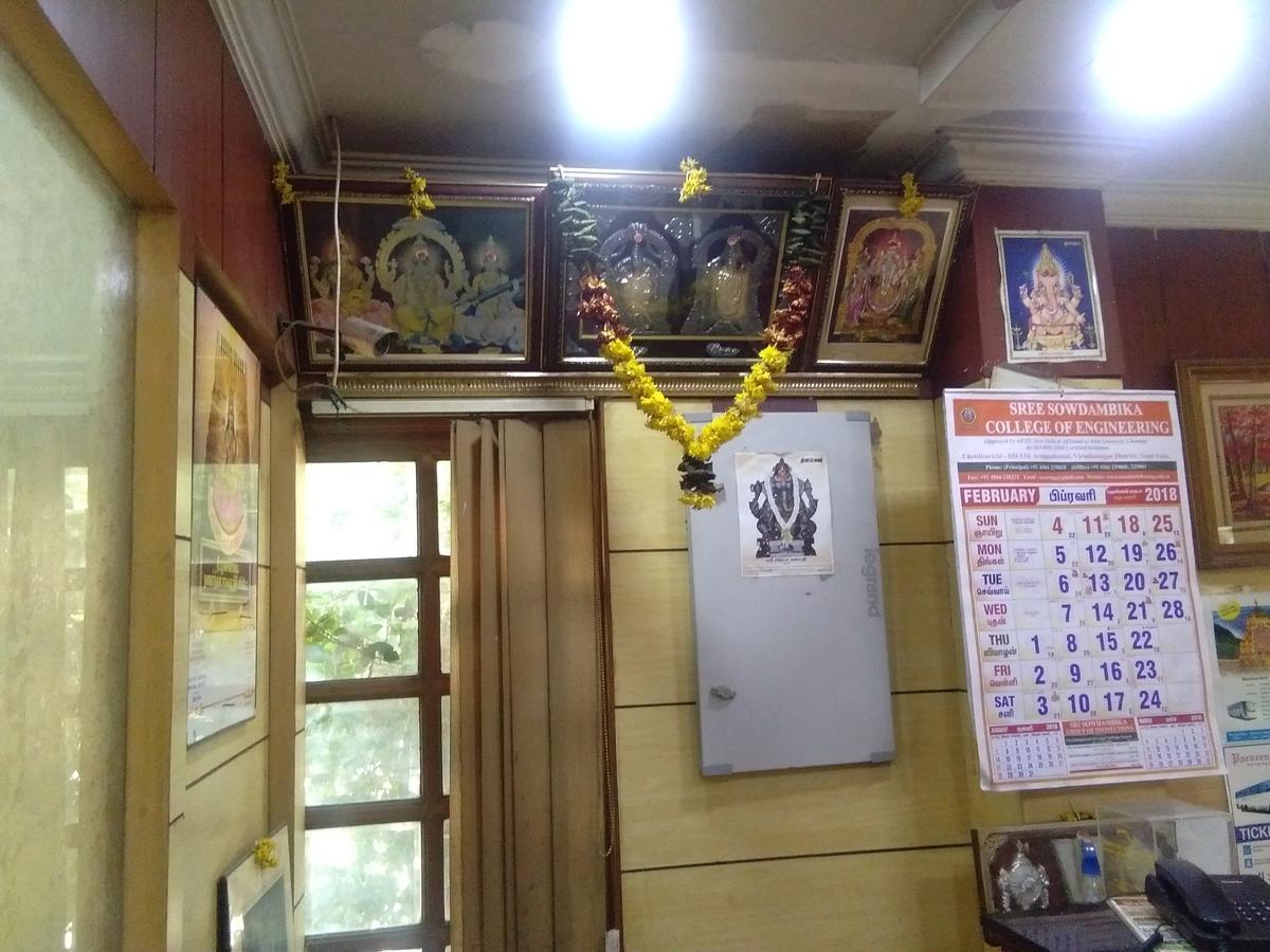 Hotel Adithya Chennai Zewnętrze zdjęcie