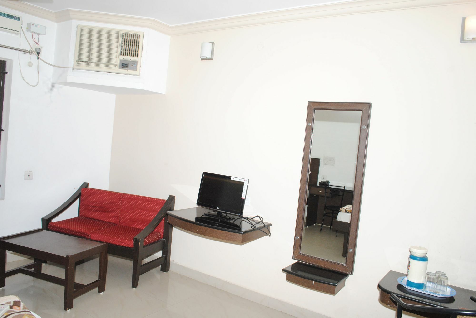 Hotel Adithya Chennai Zewnętrze zdjęcie
